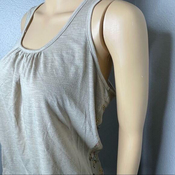 Weavers Sleeveless Scoop Neck Racerback Shirt Floral Detail on Back Beige Medium - Picture 4 of 14